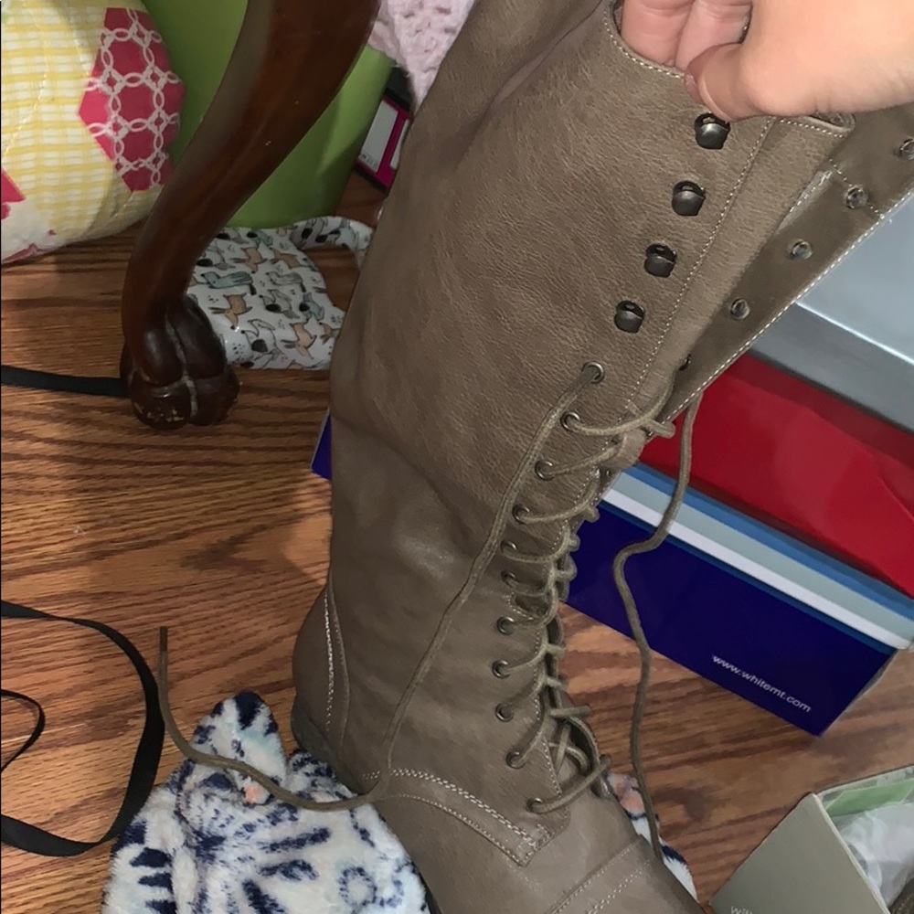 Shoes - Picture 3 of 3